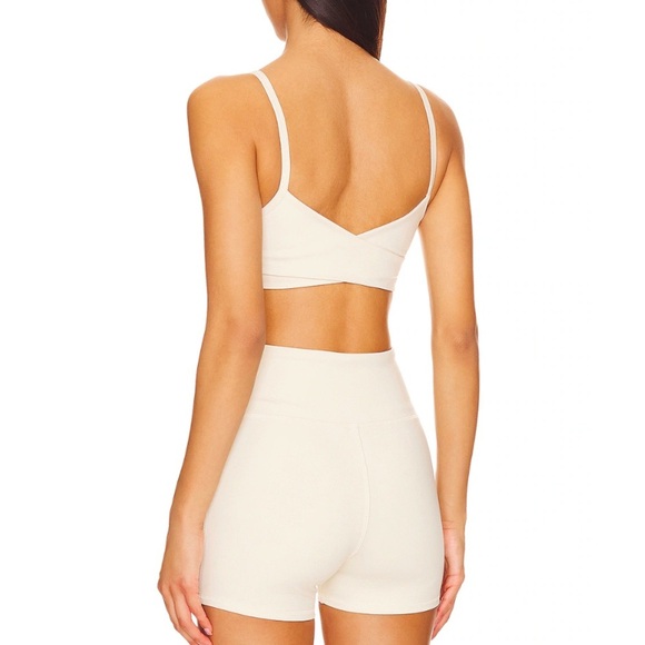FlowWell Saylor Sports Bra in Bone White
WellBeing + BeingWell size XS - Picture 3 of 9
